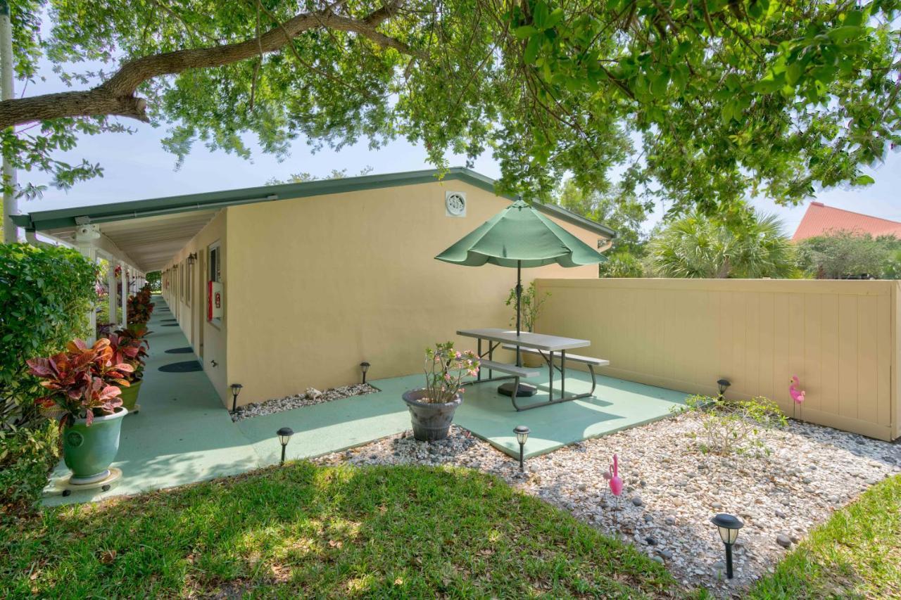 Tequesta Palms Inn Exterior foto